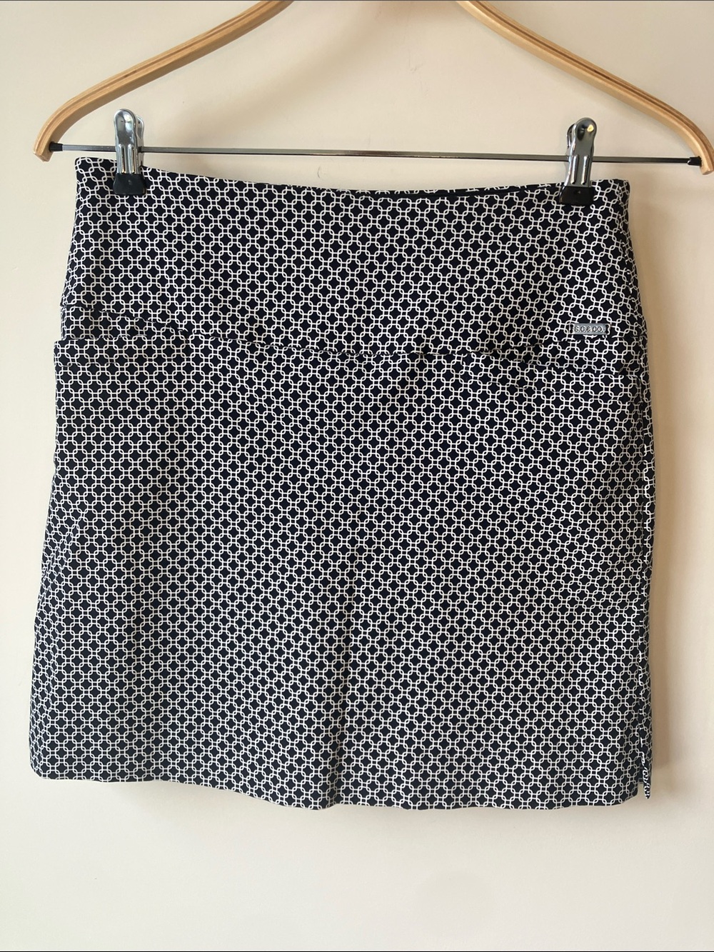 S.C. & CO. 360° Tummy Control Black/White Art Deco Patterned Skort Size M NWOT